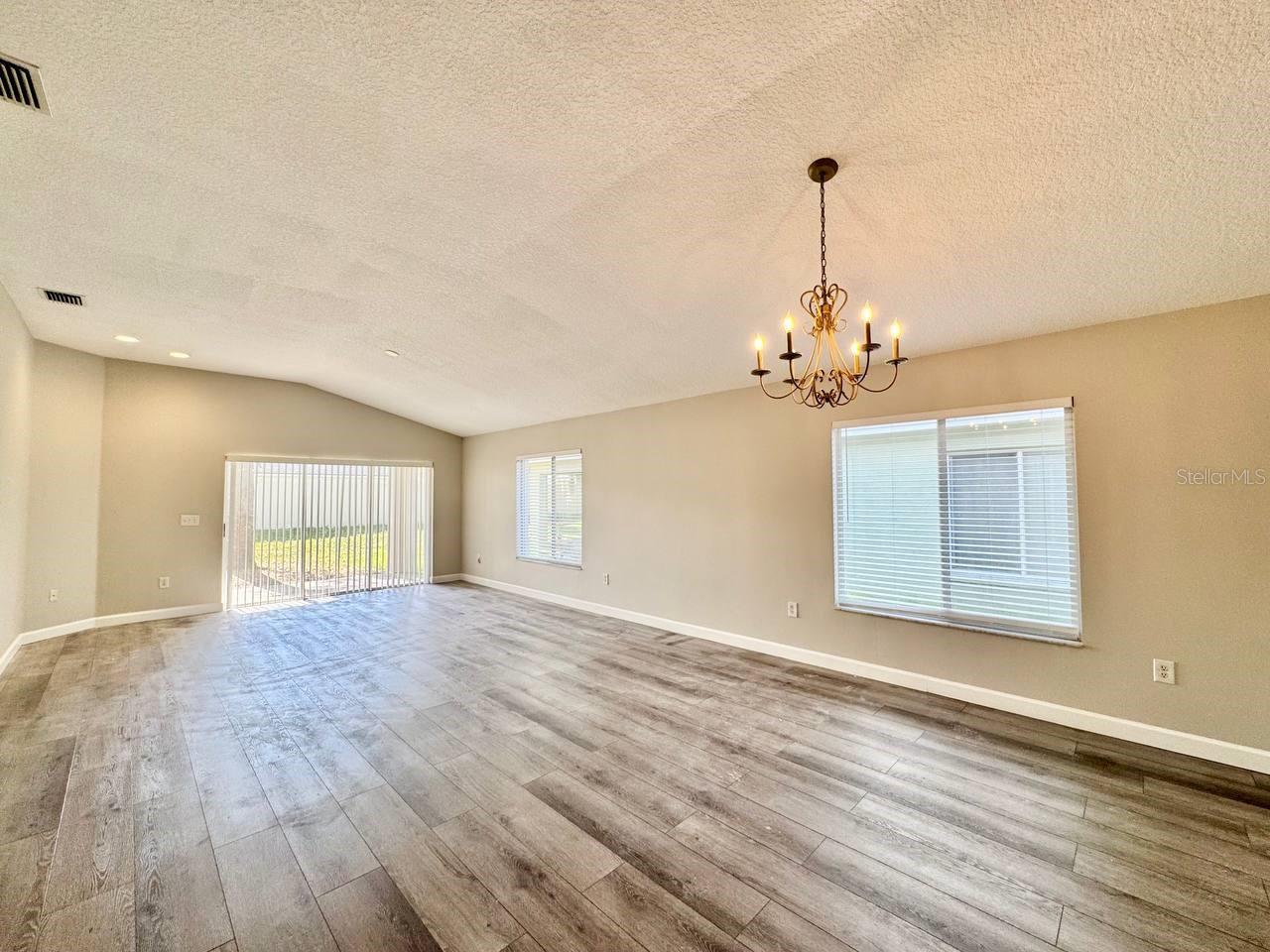 Image 6 of 43 For 18112 Canal Pointe Street