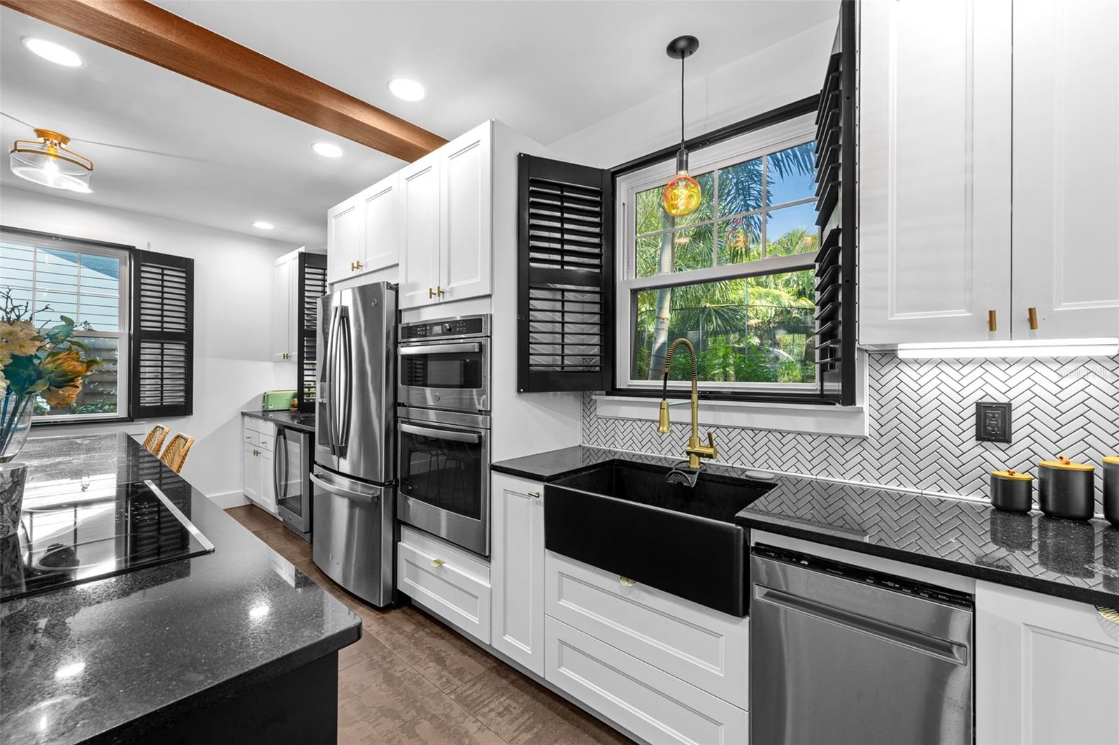 Image 11 of 38 For 3213 Barcelona Street