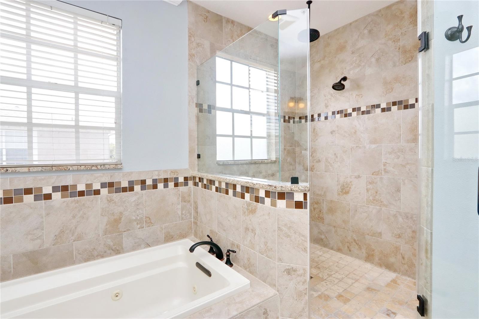 Image 13 of 22 For 2611 Espana Court