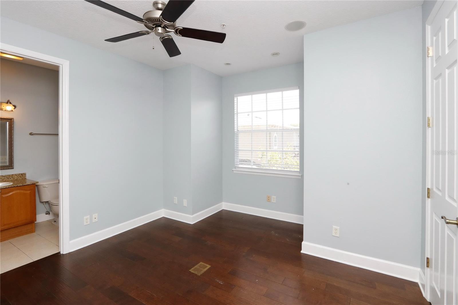 Image 16 of 22 For 2611 Espana Court
