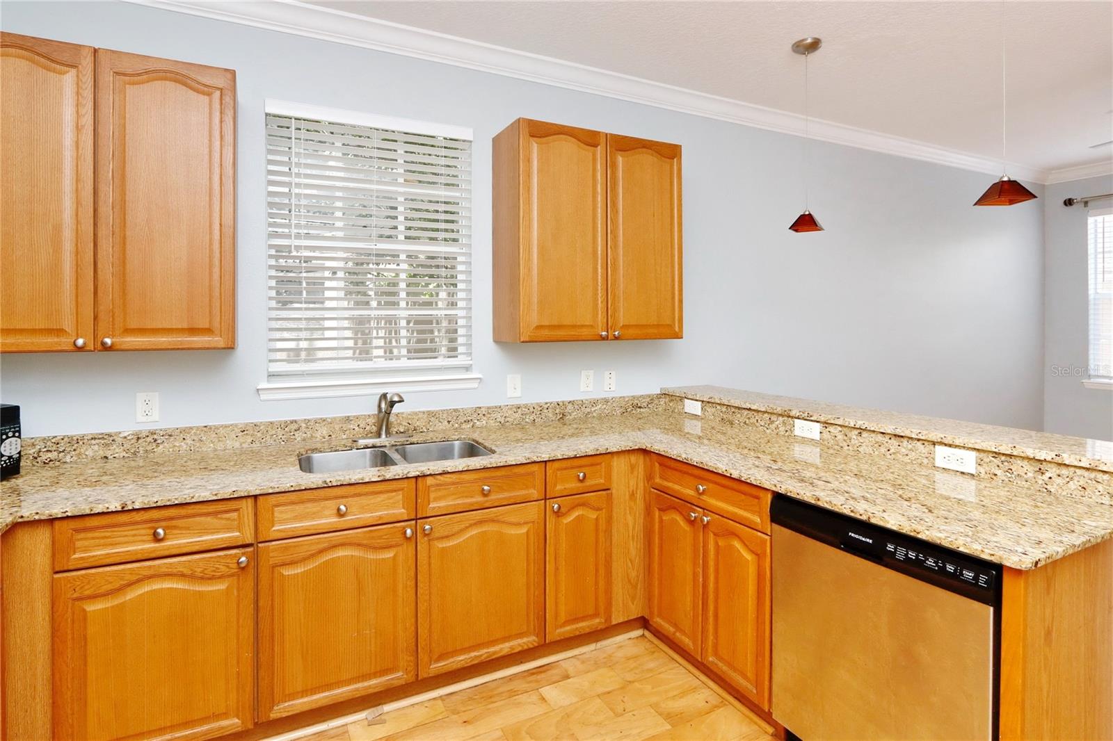 Image 7 of 22 For 2611 Espana Court