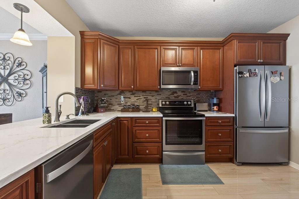 Image 18 of 75 For 16500 Gulf Boulevard 654