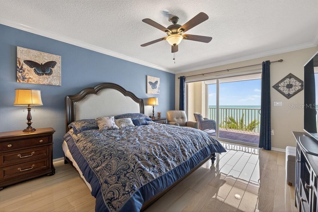 Image 27 of 75 For 16500 Gulf Boulevard 654