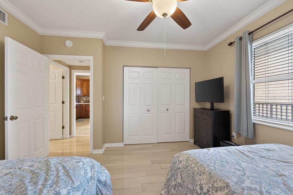 Image 34 of 75 For 16500 Gulf Boulevard 654