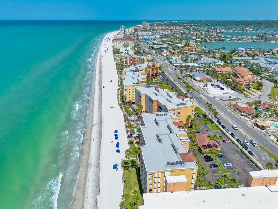 Image 62 of 75 For 16500 Gulf Boulevard 654