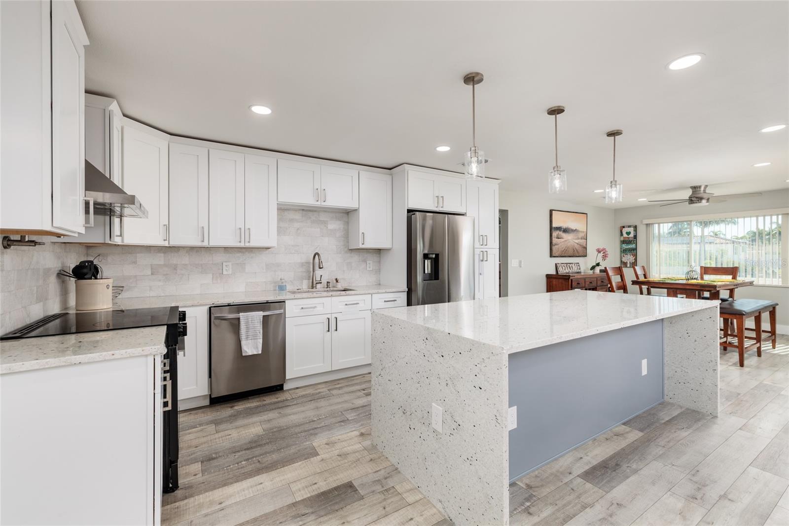 Image 10 of 35 For 9773 1st Street Ne