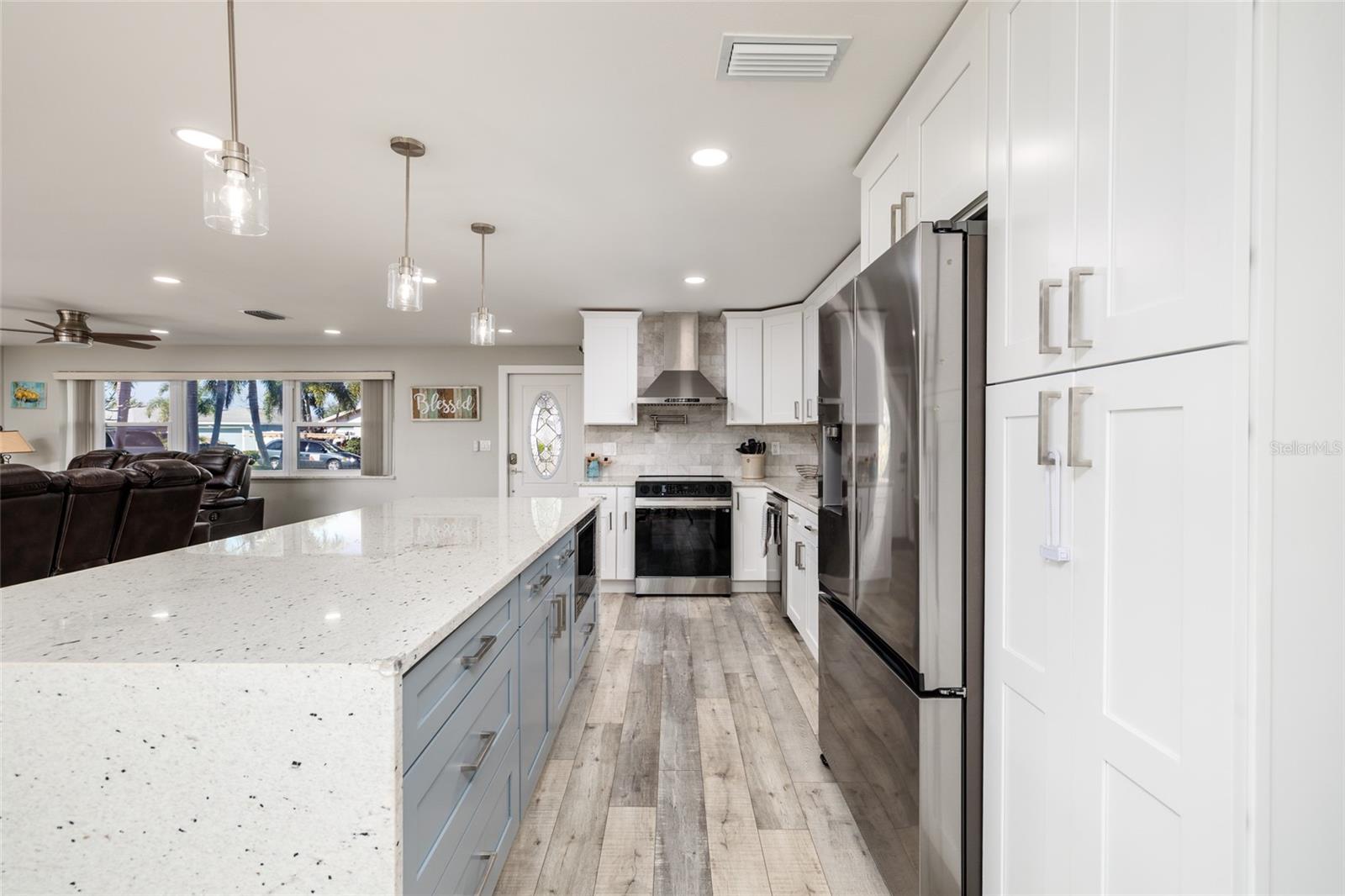 Image 12 of 35 For 9773 1st Street Ne