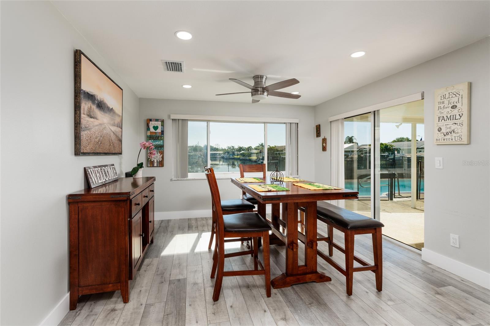 Image 13 of 35 For 9773 1st Street Ne