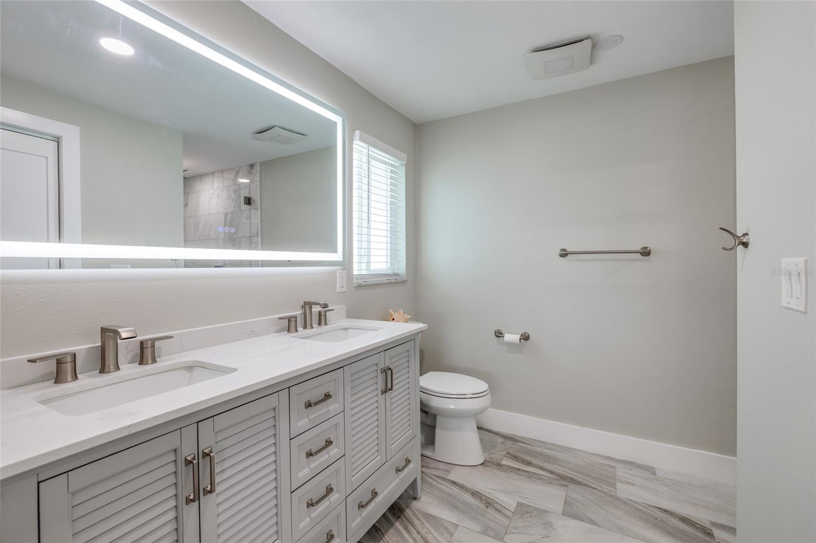 Image 17 of 35 For 9773 1st Street Ne