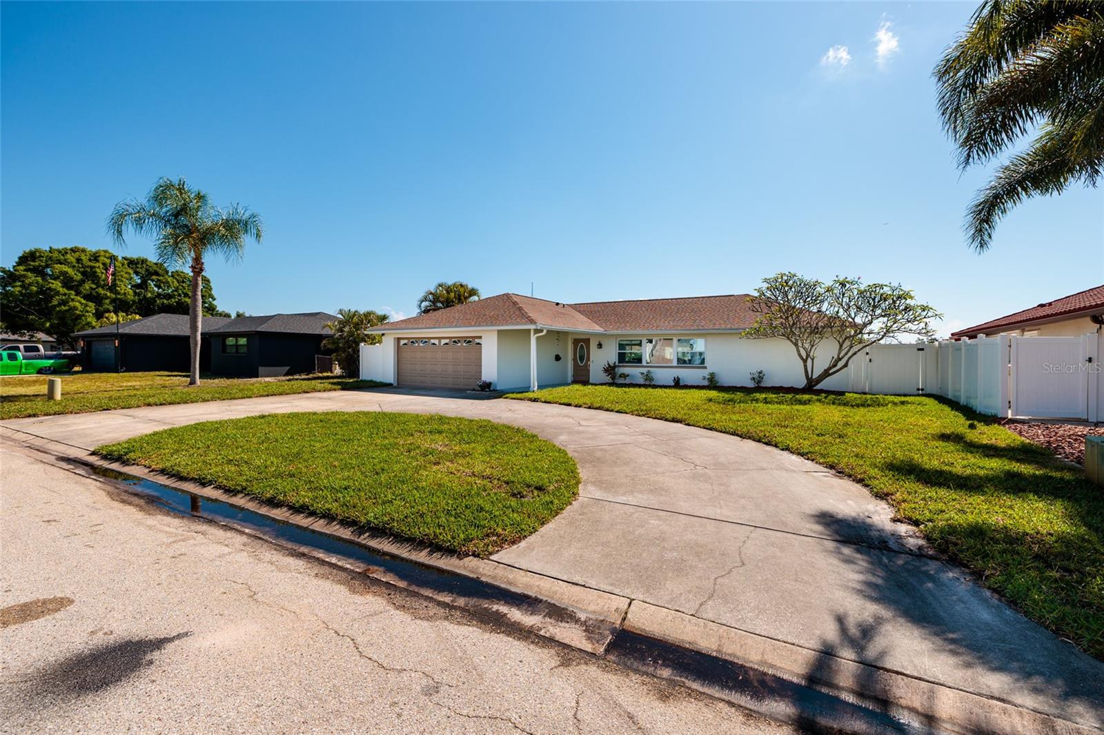 Image 2 of 35 For 9773 1st Street Ne