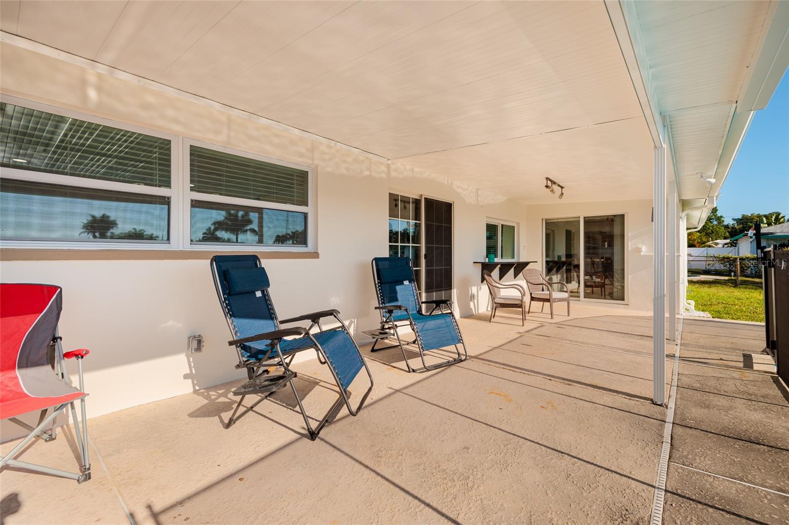 Image 23 of 35 For 9773 1st Street Ne