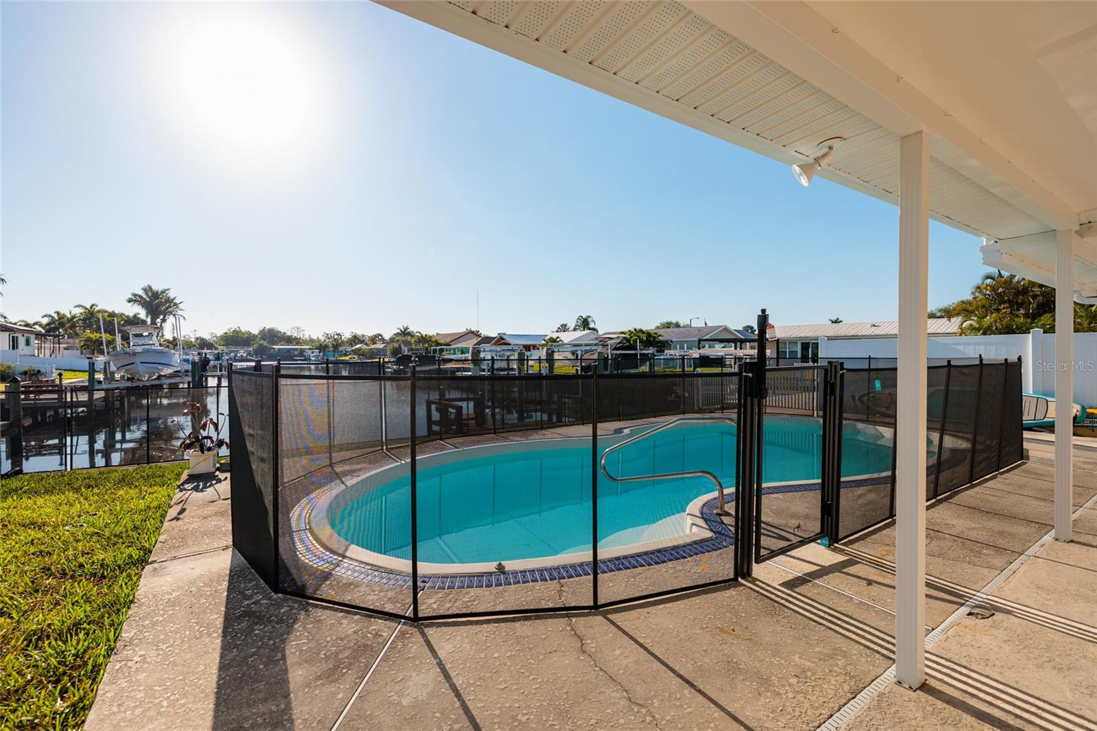 Image 26 of 35 For 9773 1st Street Ne