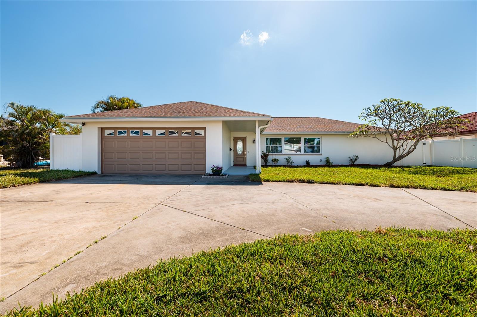 Image 5 of 35 For 9773 1st Street Ne