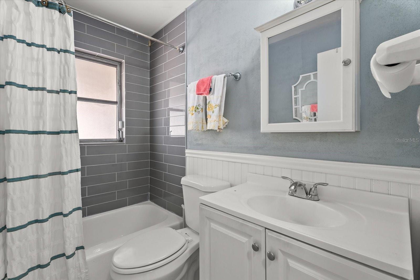 Image 15 of 28 For 2124 Greenbriar Boulevard