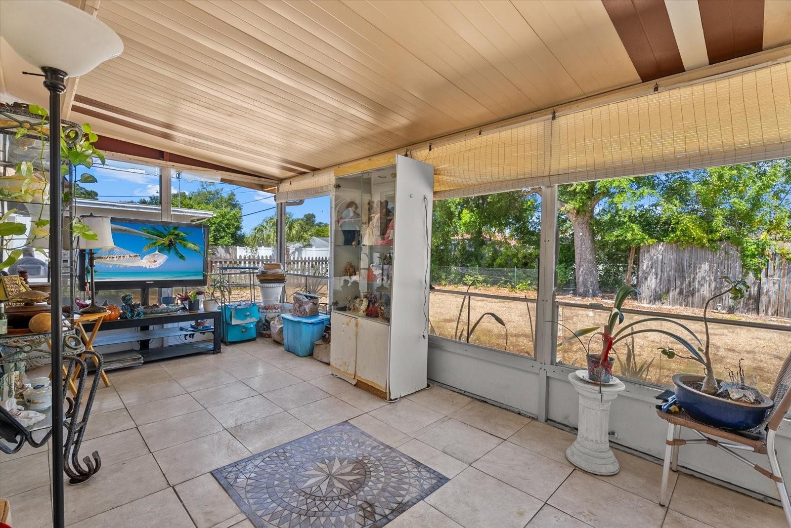 Image 17 of 28 For 2124 Greenbriar Boulevard