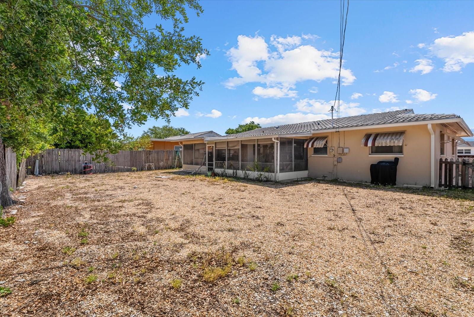 Image 27 of 28 For 2124 Greenbriar Boulevard