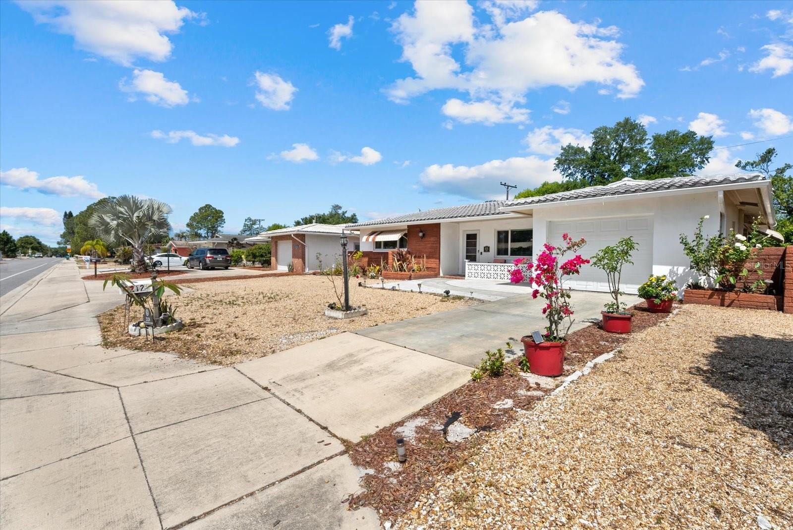 Image 3 of 28 For 2124 Greenbriar Boulevard