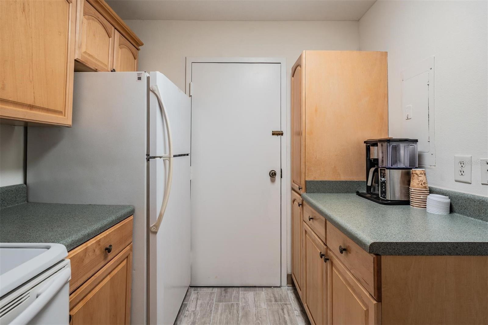 Image 10 of 30 For 2700 Bayshore Boulevard 3205