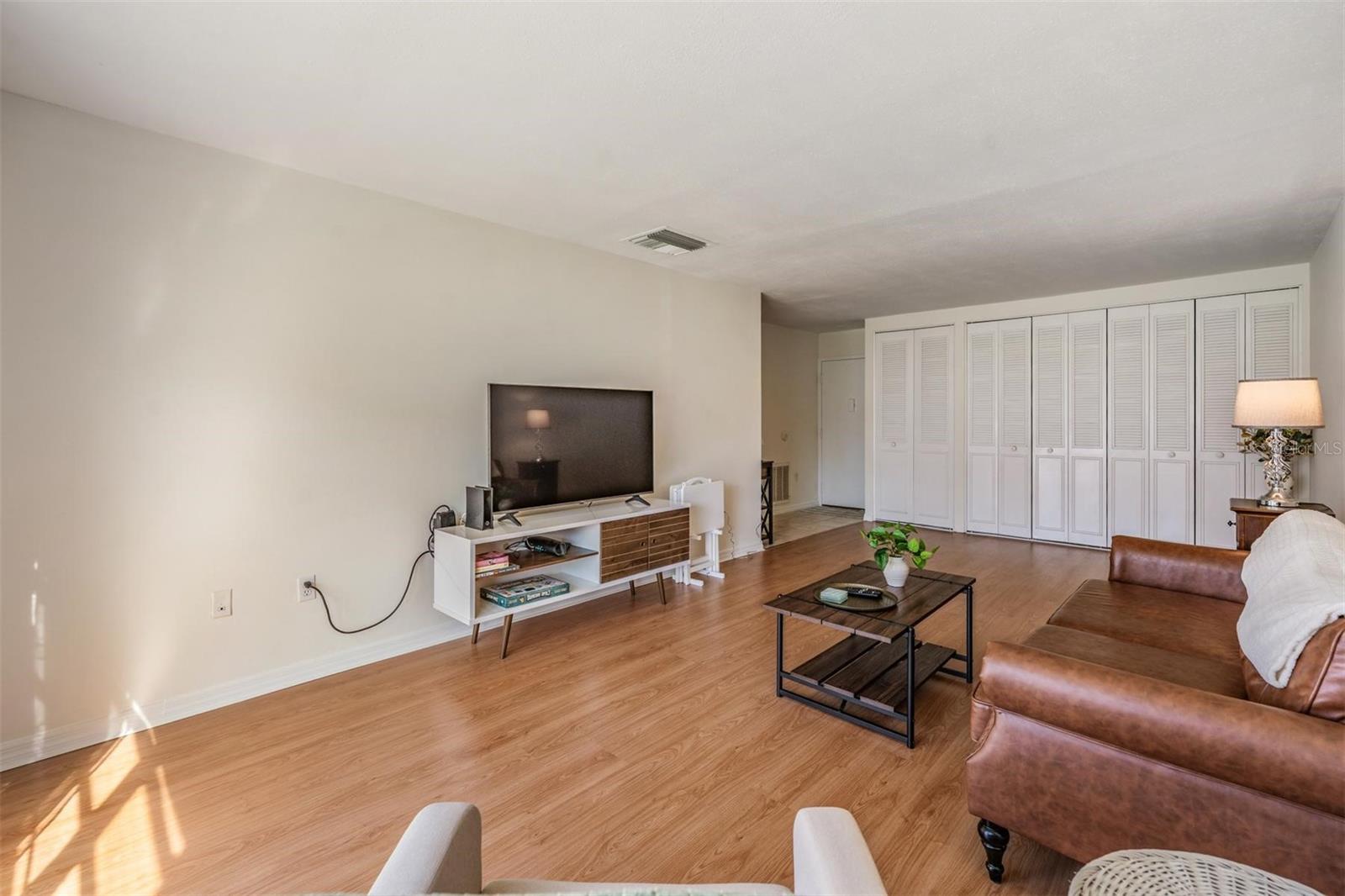 Image 11 of 30 For 2700 Bayshore Boulevard 3205