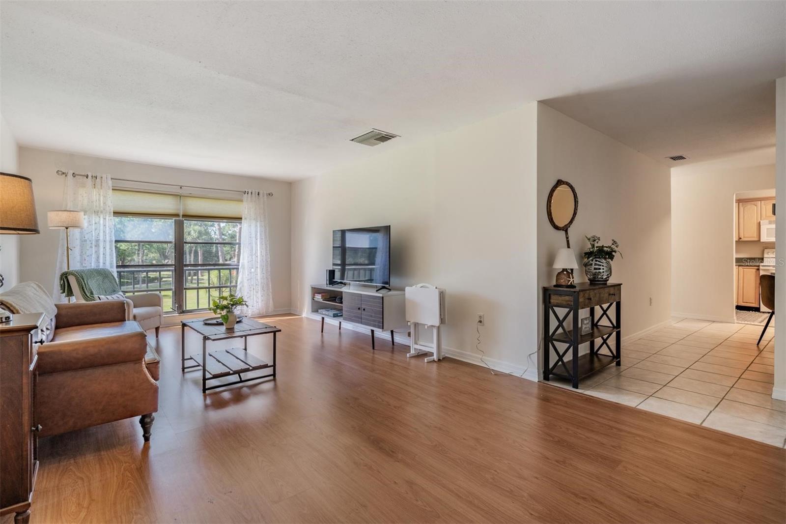 Image 3 of 30 For 2700 Bayshore Boulevard 3205