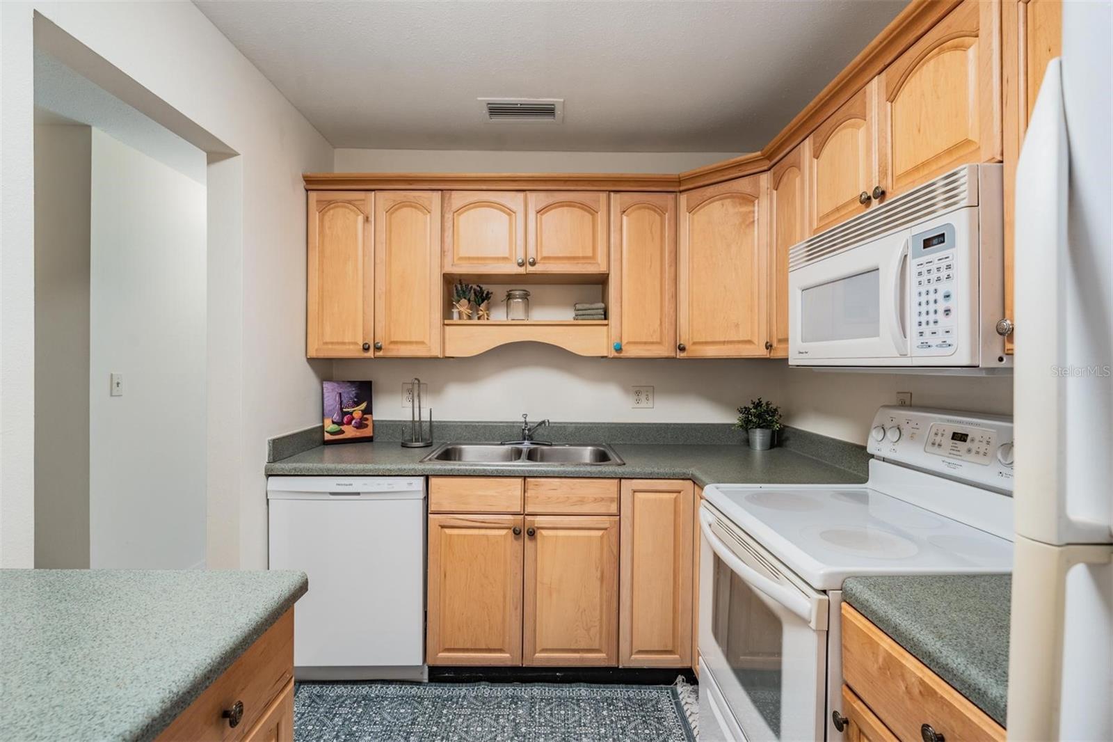 Image 5 of 30 For 2700 Bayshore Boulevard 3205