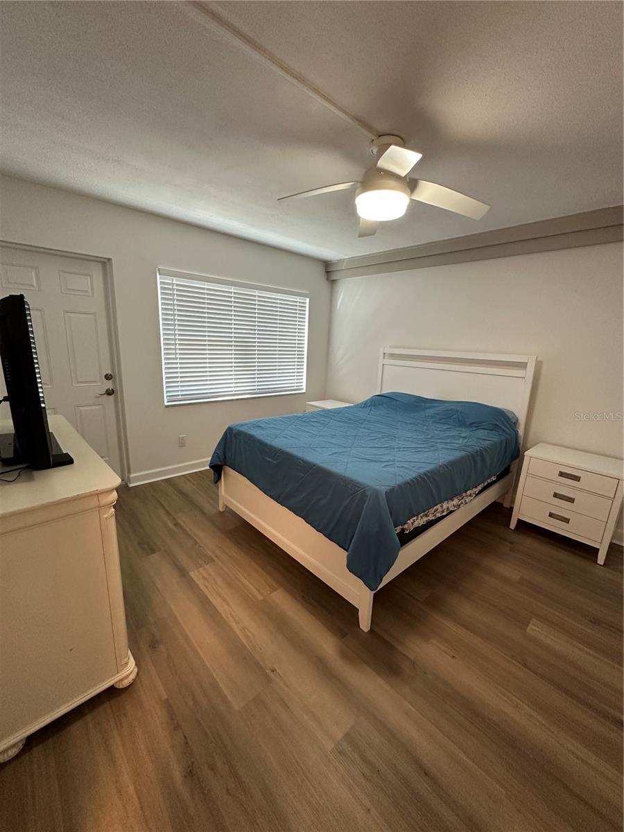 Image 12 of 32 For 4700 Cove Circle 107