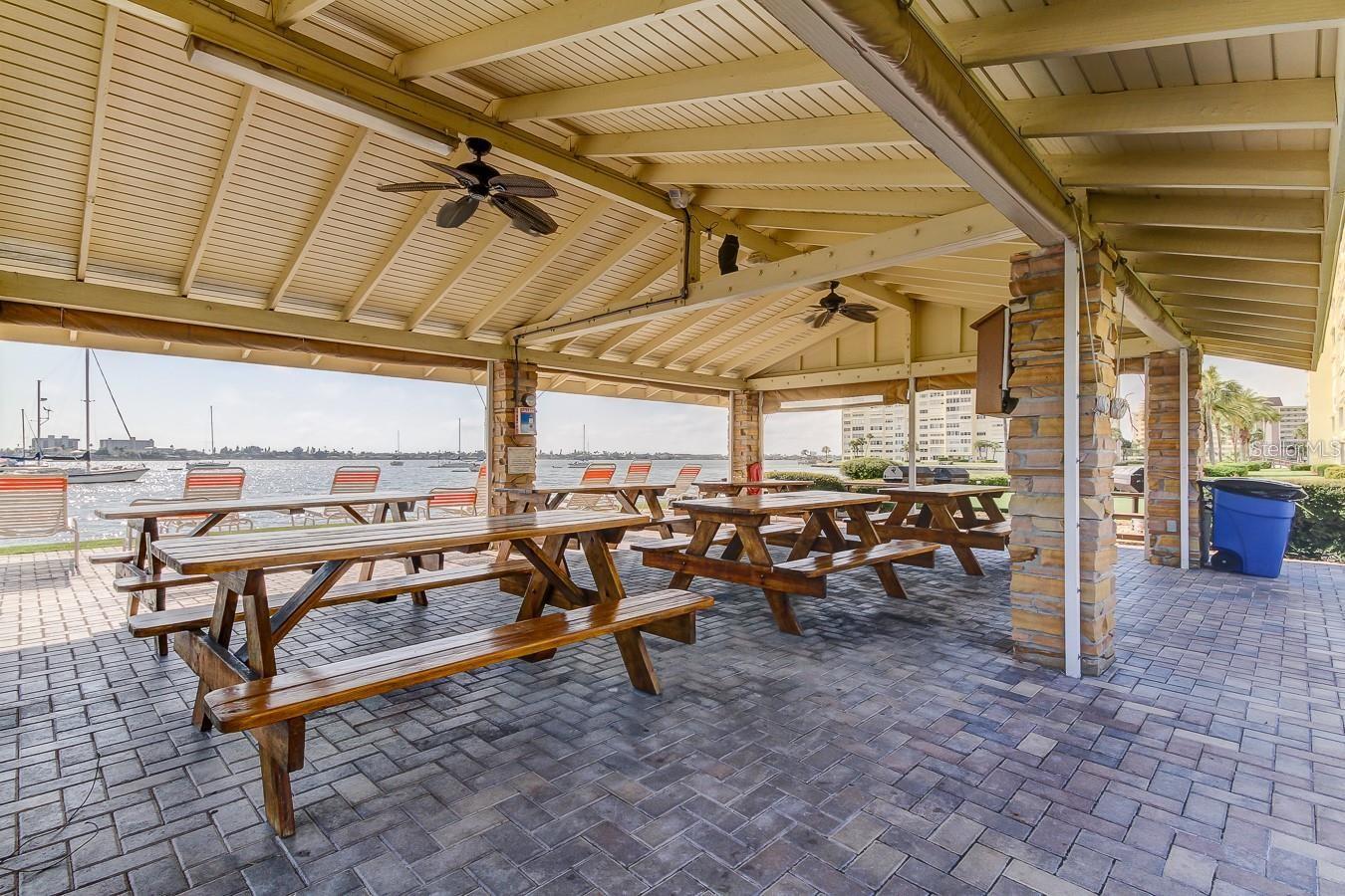 Image 30 of 32 For 4700 Cove Circle 107