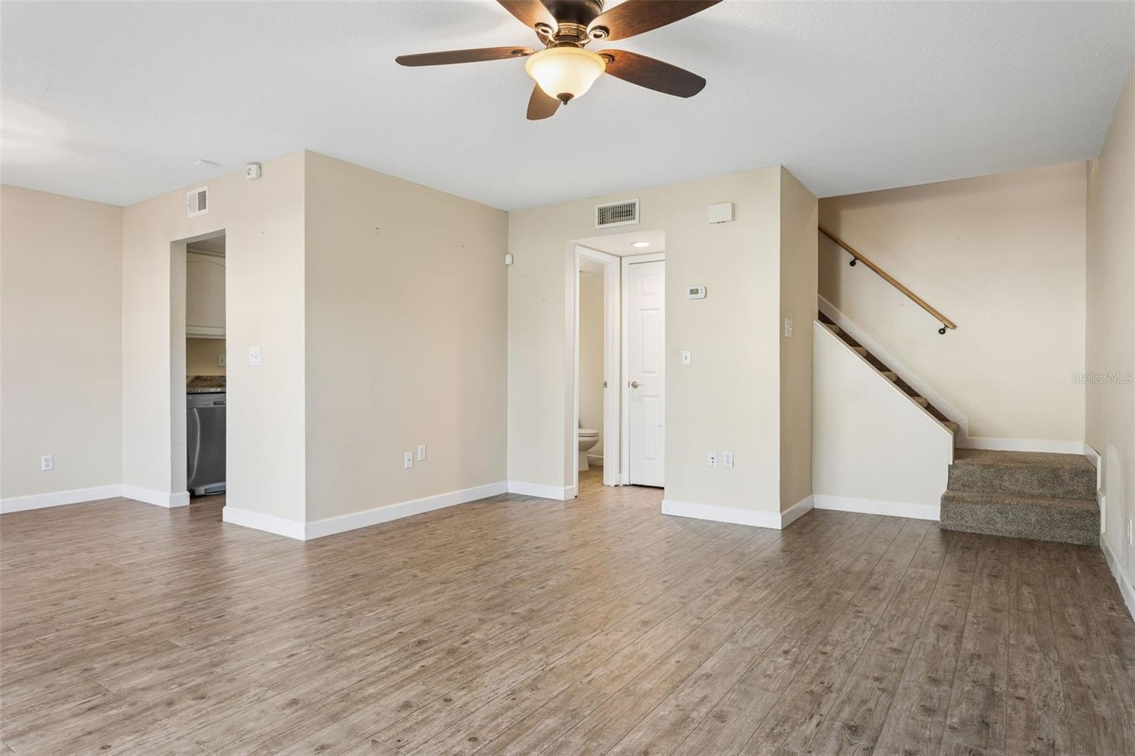 Image 4 of 26 For 6341 Treetop Circle 6341