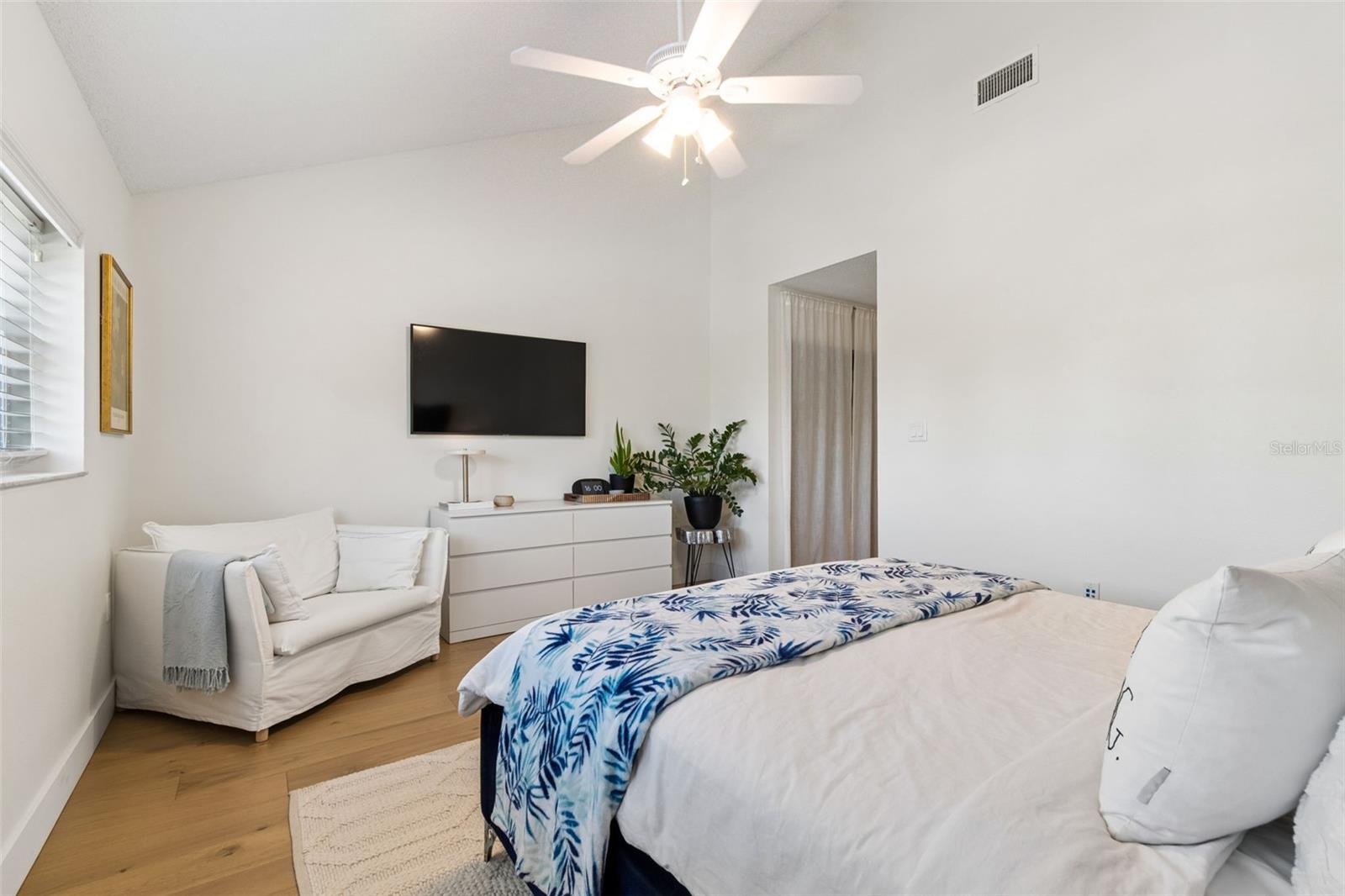 Image 18 of 36 For 2599 Dolly Bay Drive 302