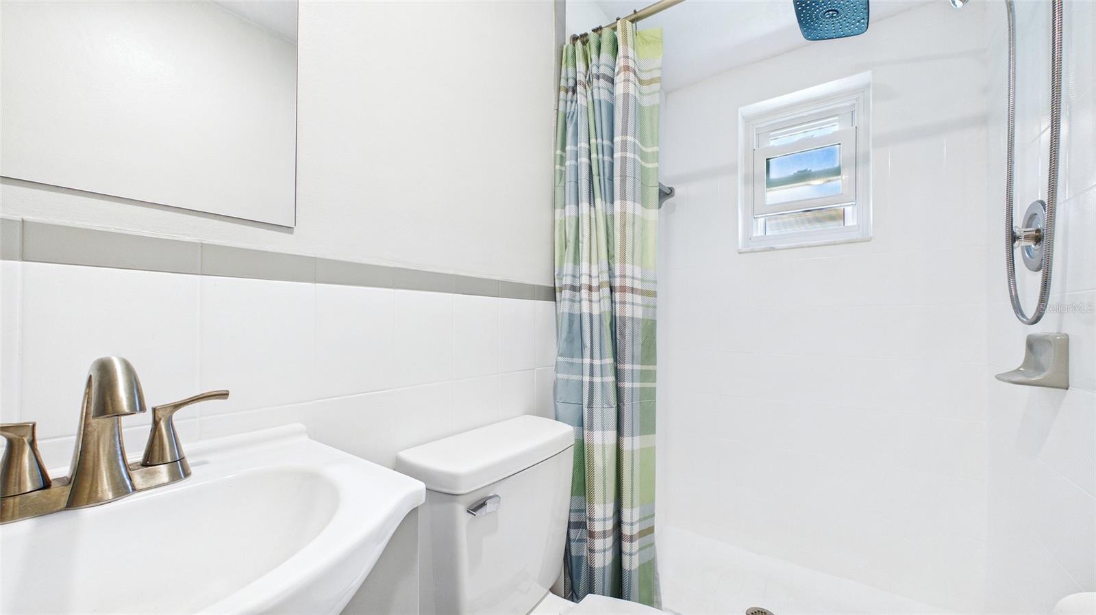 Image 20 of 50 For 5325 Devries Drive