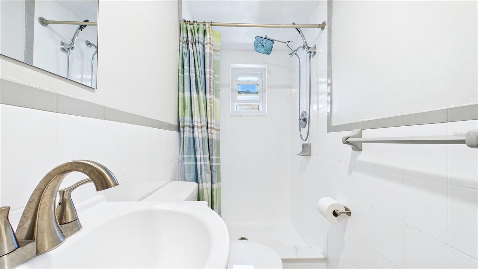 Image 21 of 50 For 5325 Devries Drive
