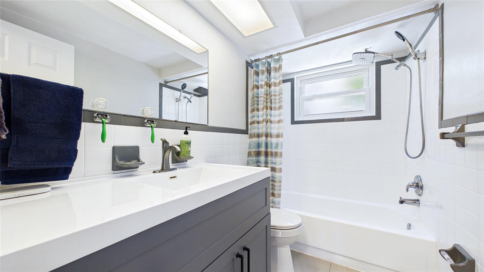 Image 4 of 50 For 5325 Devries Drive