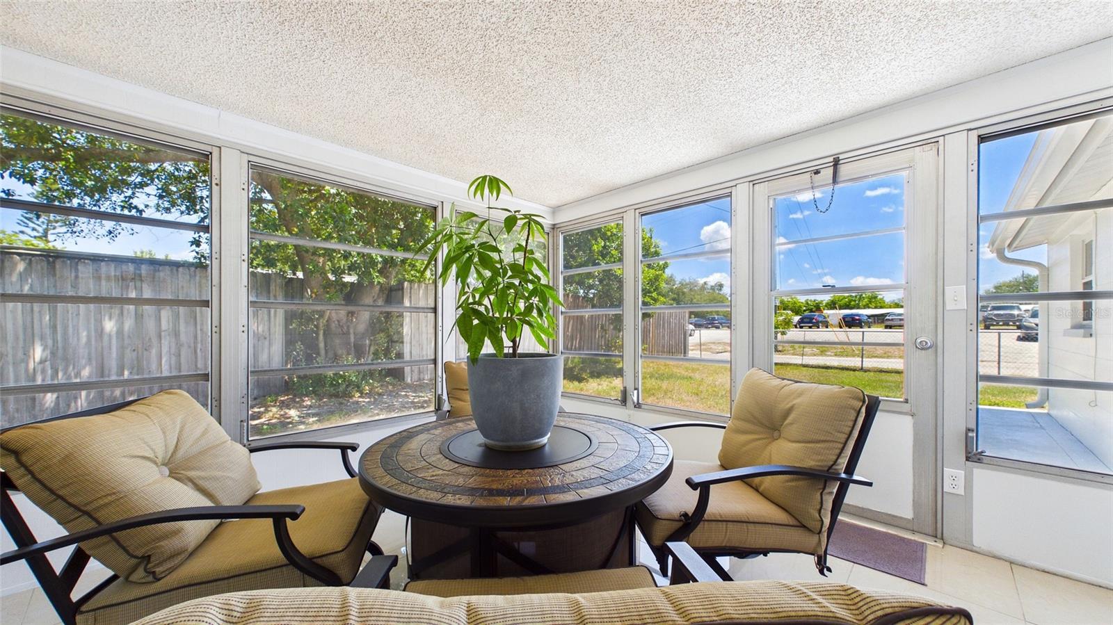 Image 5 of 50 For 5325 Devries Drive