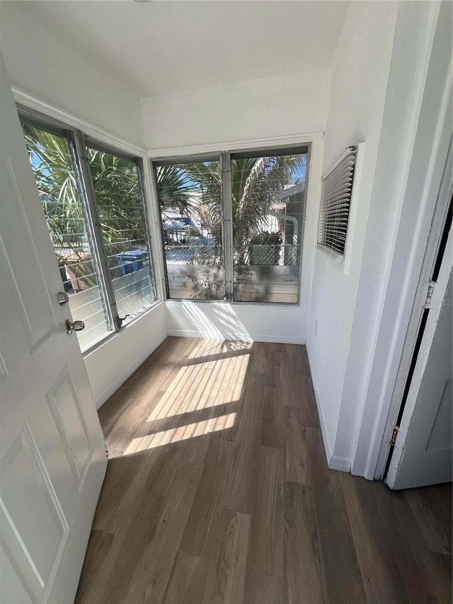 Image 7 of 17 For 116 145th Avenue E