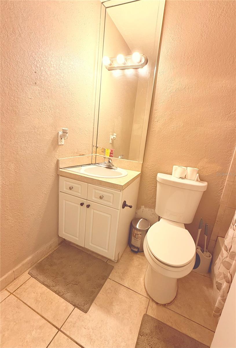 Image 15 of 21 For 444 Banyon Tree Circle 202
