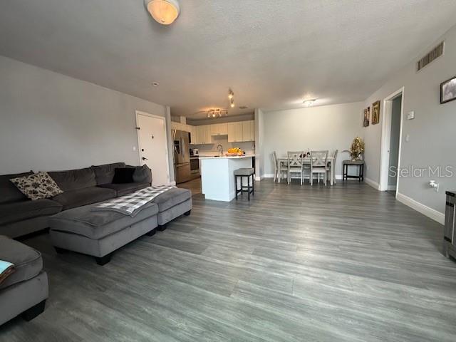 Image 3 of 21 For 444 Banyon Tree Circle 202