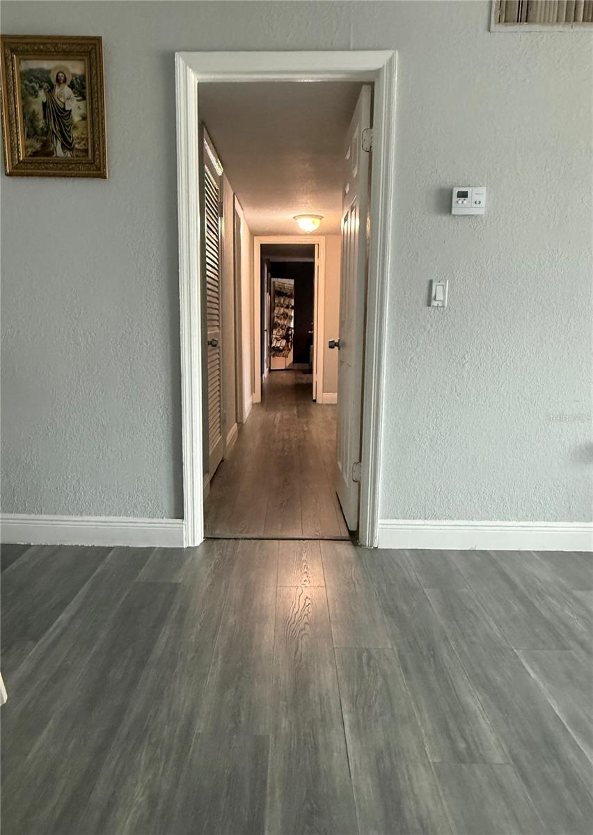 Image 6 of 21 For 444 Banyon Tree Circle 202