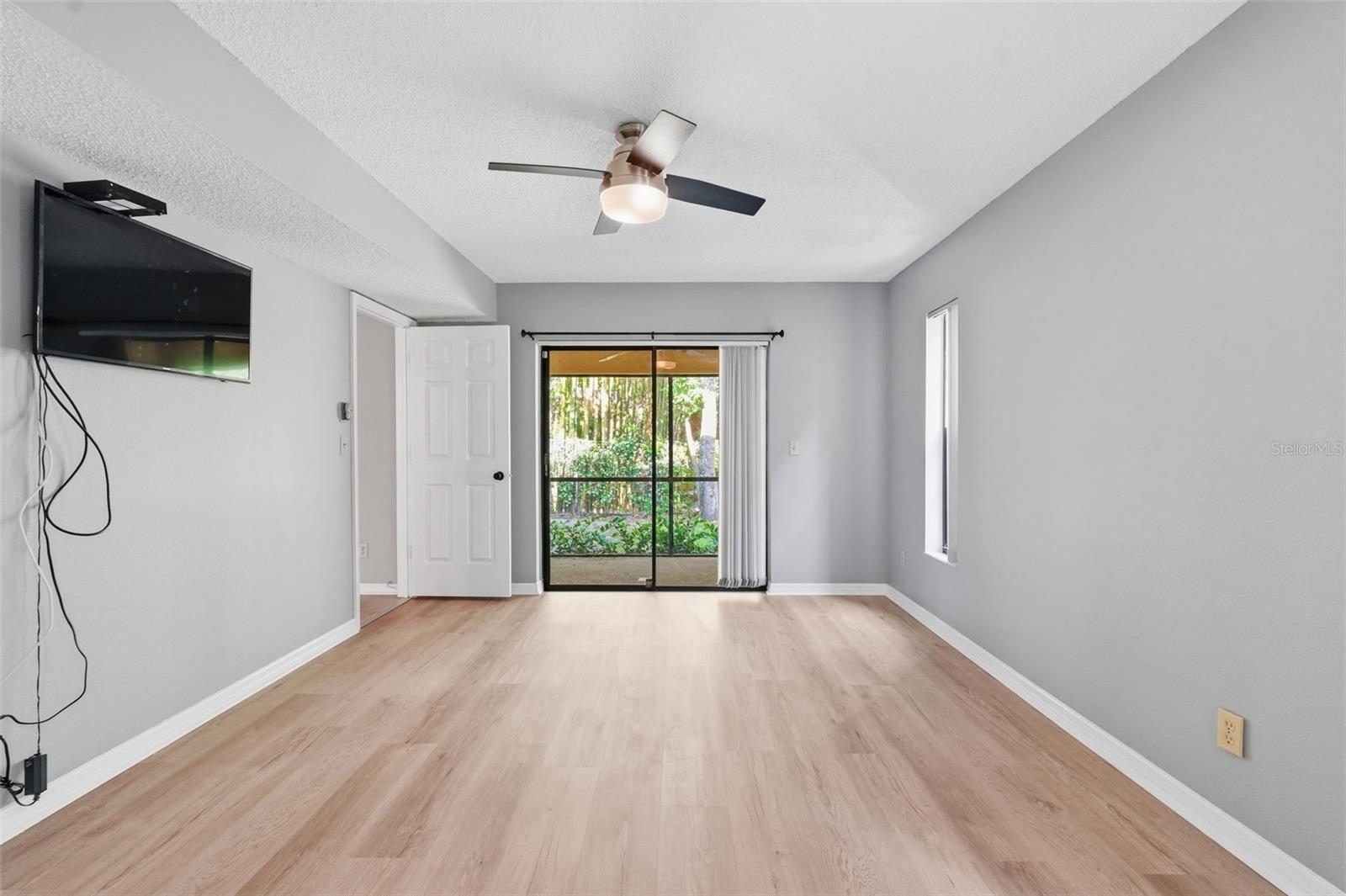 Image 15 of 29 For 3163 Landmark Drive 615