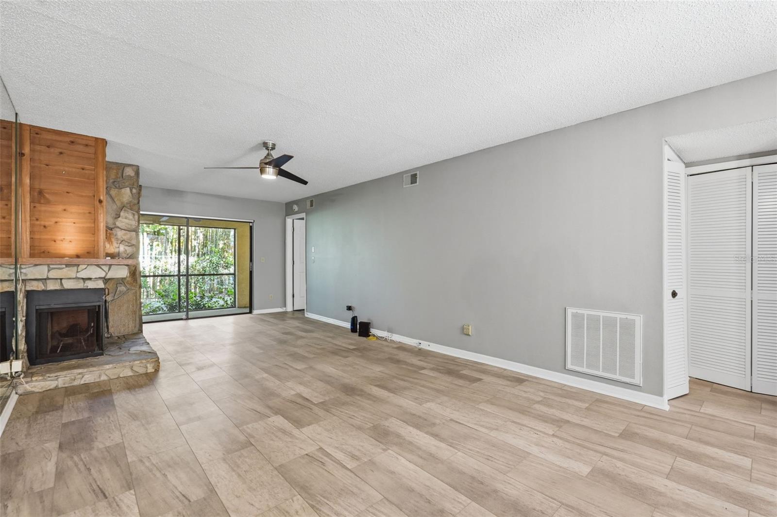 Image 6 of 29 For 3163 Landmark Drive 615