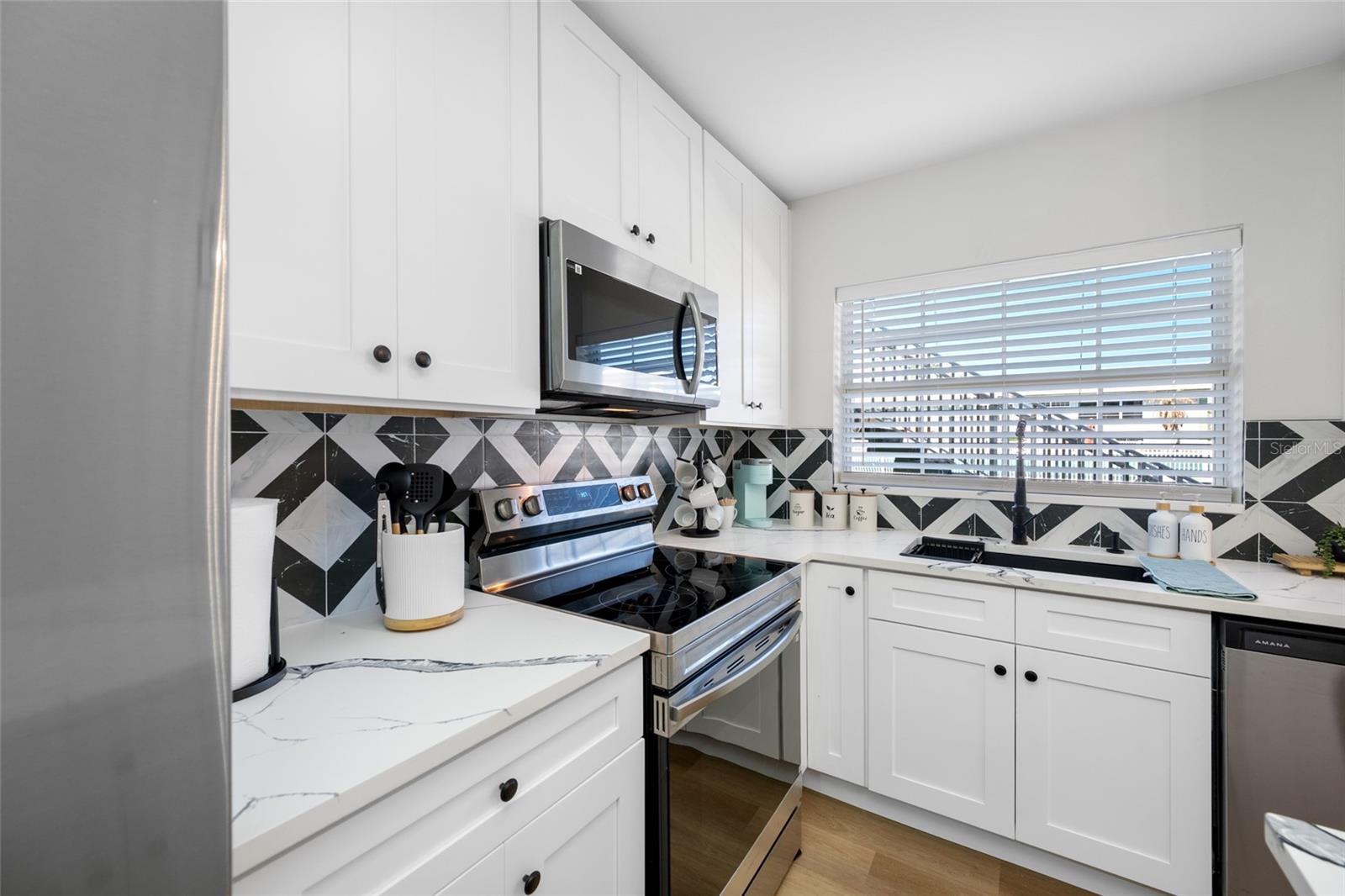 Image 3 of 38 For 1433 Belcher Road F9