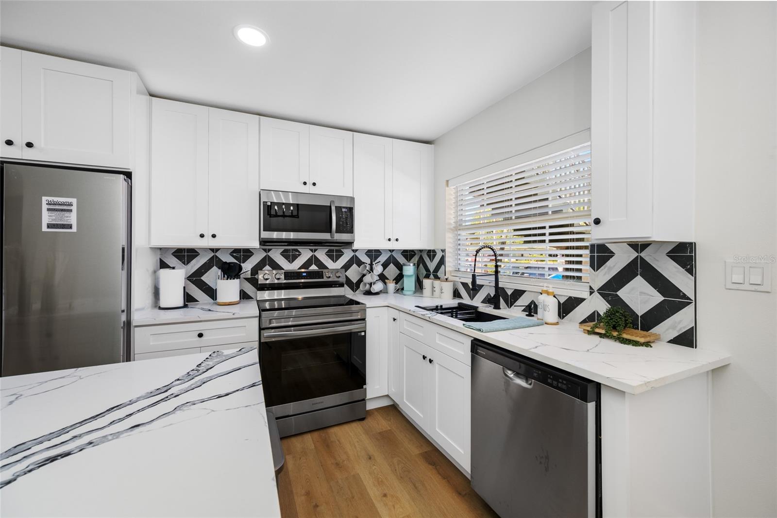 Image 4 of 38 For 1433 Belcher Road F9