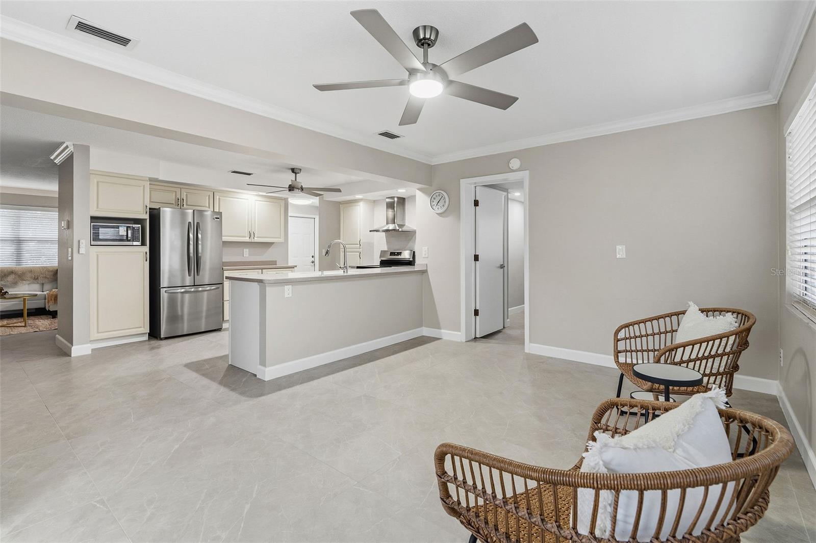 Image 11 of 38 For 14233 102nd Avenue