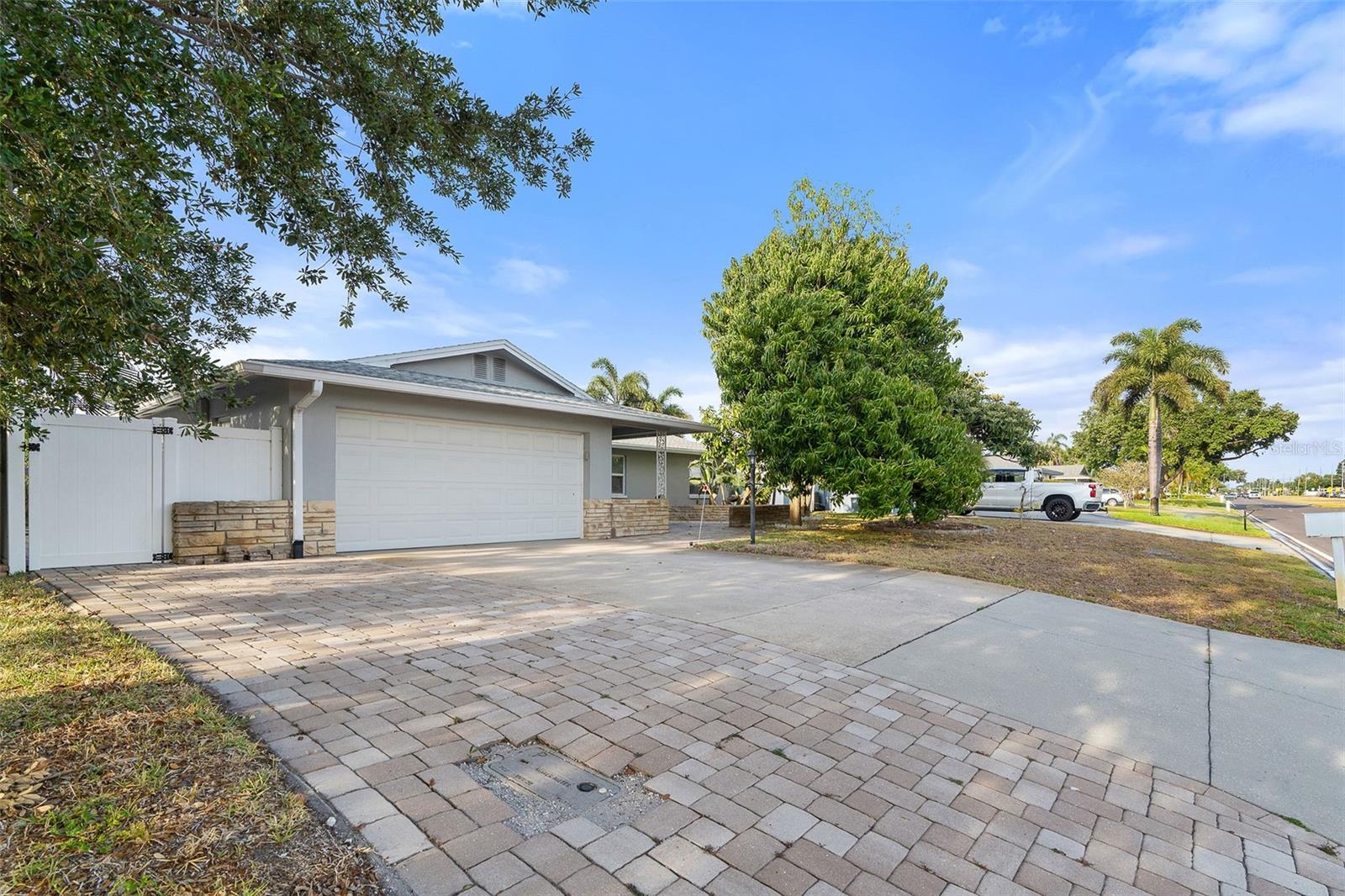 Image 33 of 38 For 14233 102nd Avenue