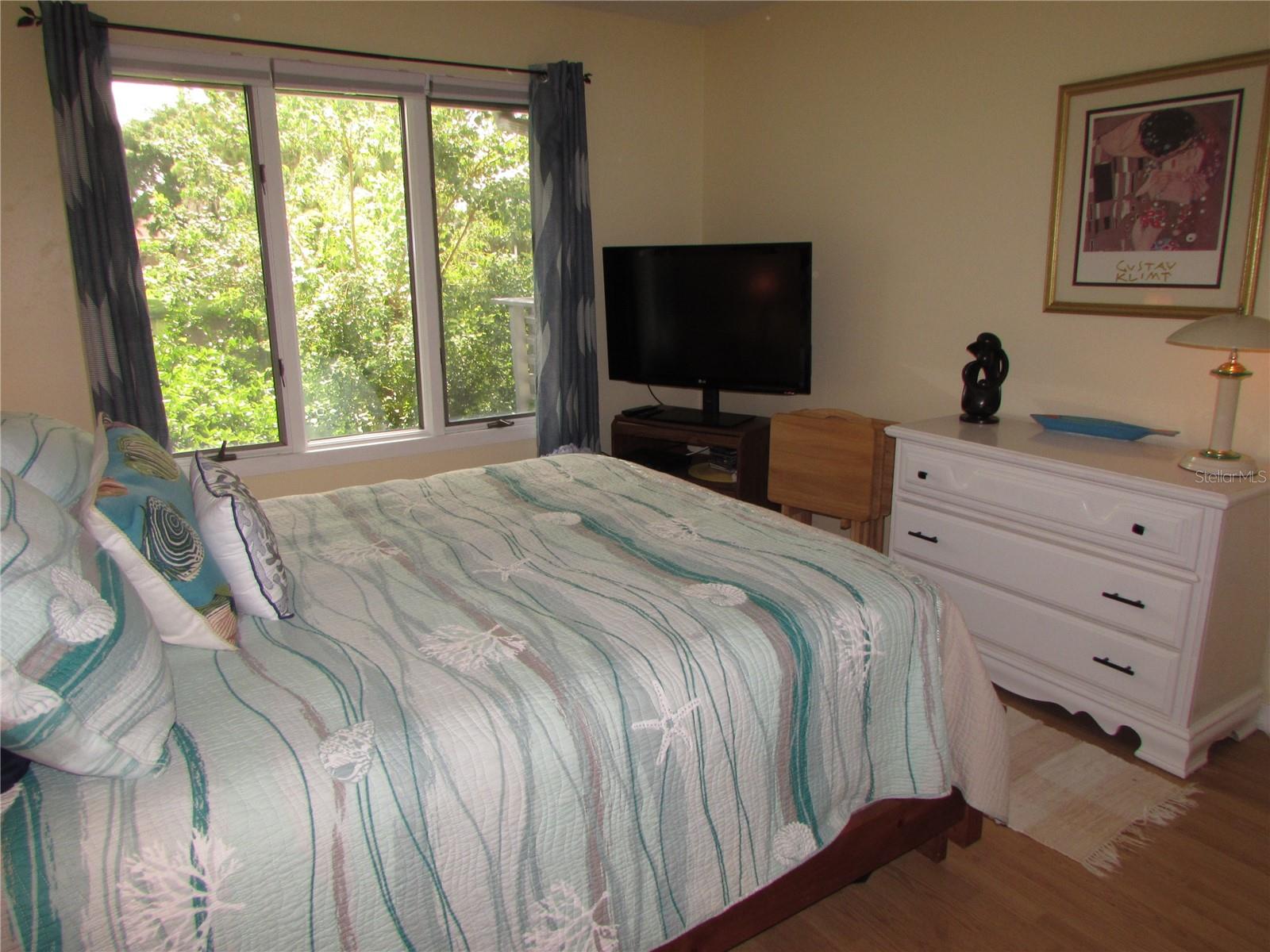 Image 19 of 29 For 1013 Lake Avoca Court
