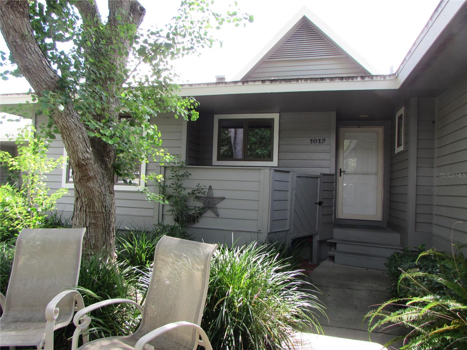 Image 2 of 29 For 1013 Lake Avoca Court