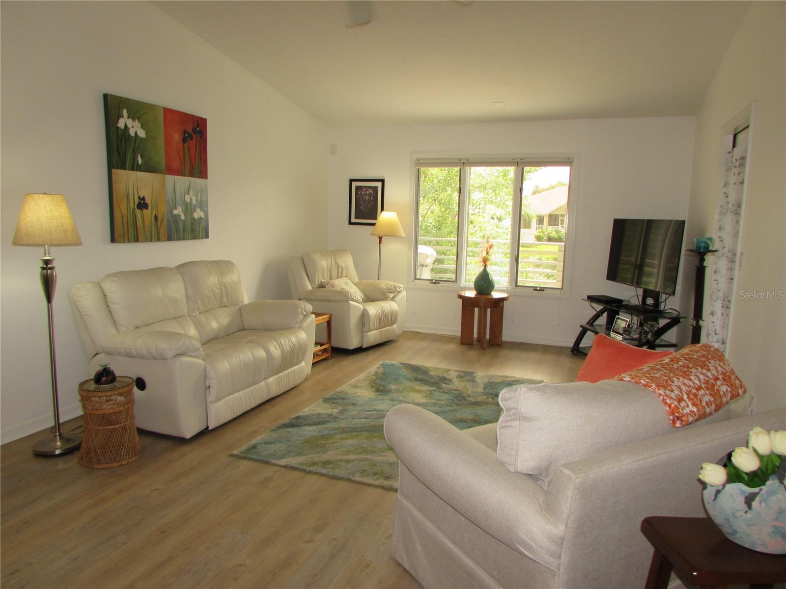 Image 6 of 29 For 1013 Lake Avoca Court