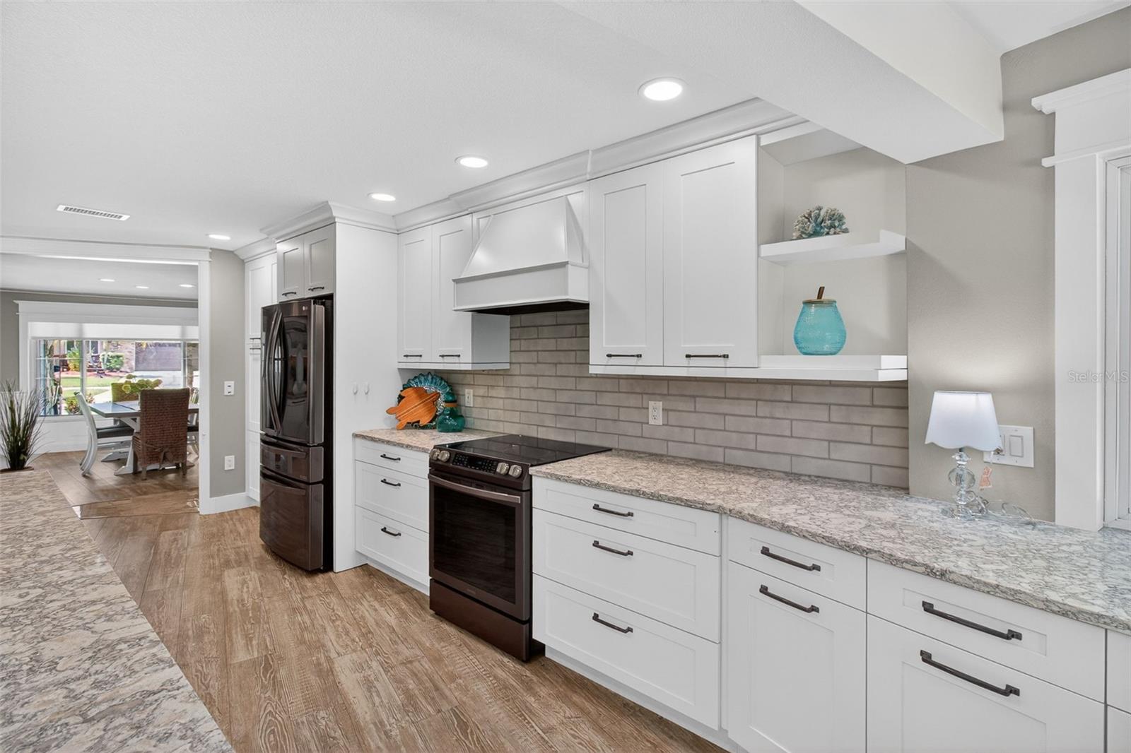 Listing photo id 10 for 2973 Somersworth Drive