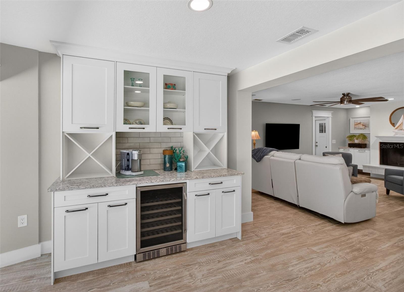 Listing photo id 12 for 2973 Somersworth Drive