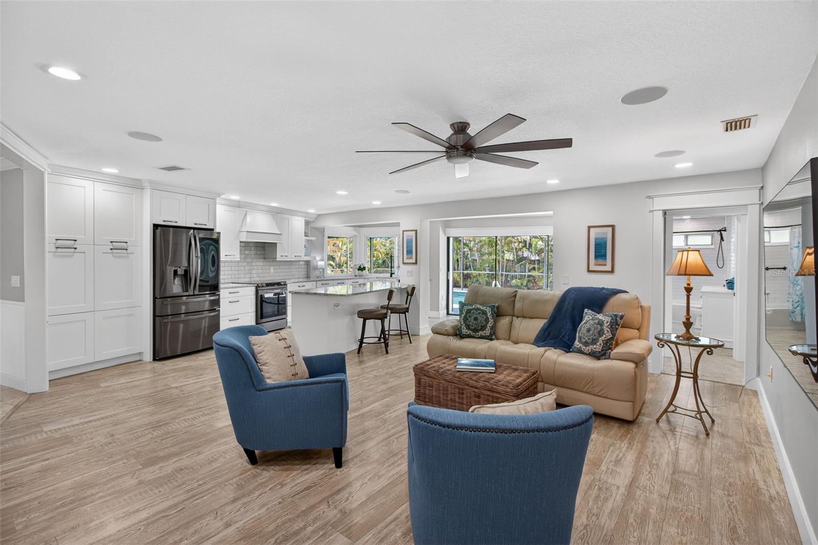 Listing photo id 17 for 2973 Somersworth Drive