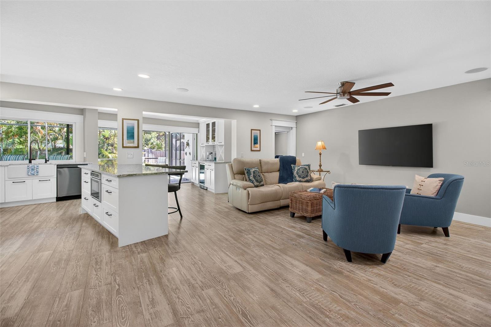 Listing photo id 18 for 2973 Somersworth Drive